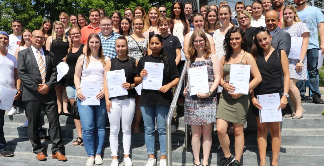 Erfolgreiche Abschlussprüfung an der Kaufmännischen Schule