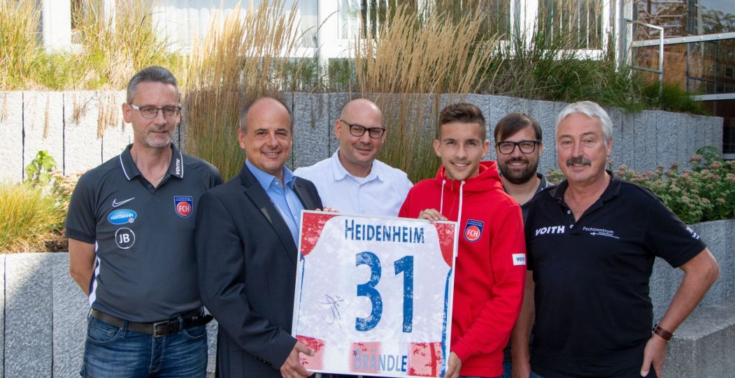 Profifußball und Schule FCH - Profi Jonas Brändle verabschiedet sich von seiner ehemaligen Schule