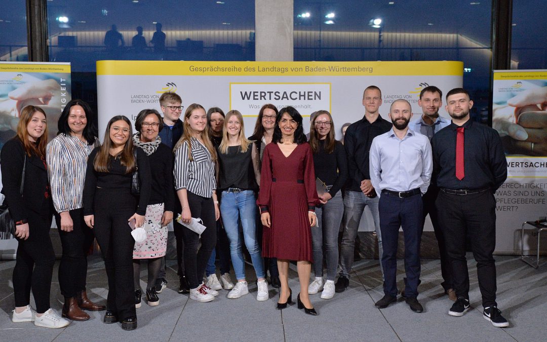 Schülerinnen und Schüler der KSH zu Besuch im Landtag von Baden-Württemberg
