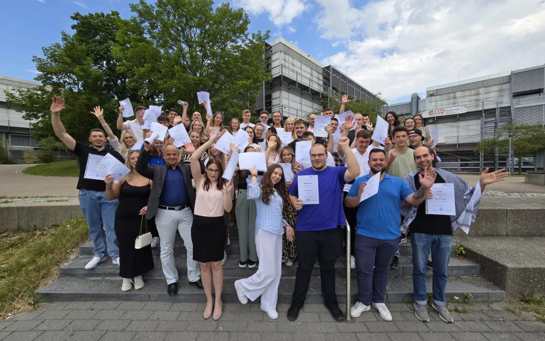 Herzlichen Glückwunsch zu den bestandenen Berufsschulprüfungen!